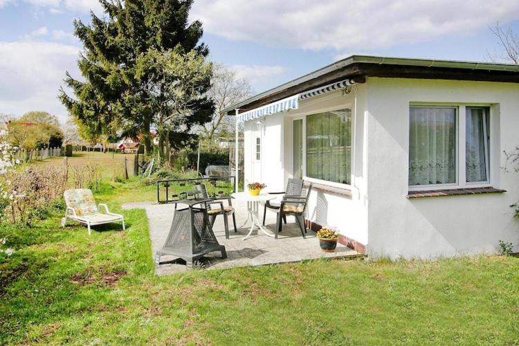 Gemuetlicher Bungalow In Freest Exterior foto